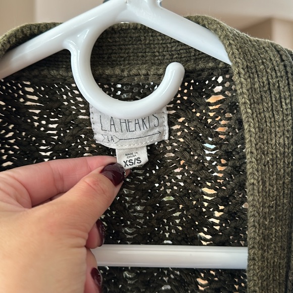 LA Hearts Green Open Front Sweater - Picture 2 of 6